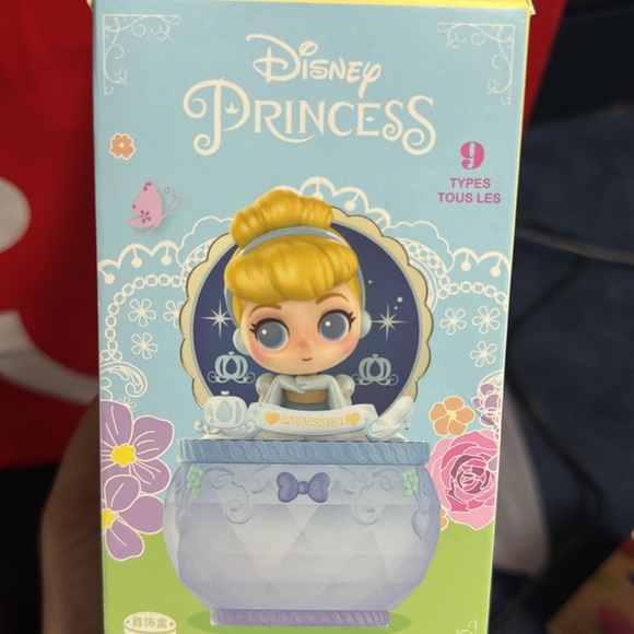 Disney princess blind box from Miniso - Picture 2 of 3